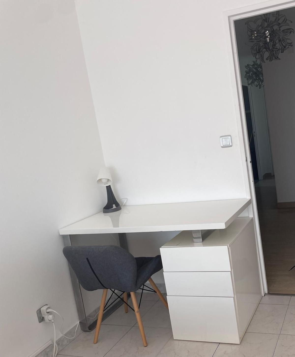 Apartment Pour 6 Personnes Proche De L'aeroport Nice
