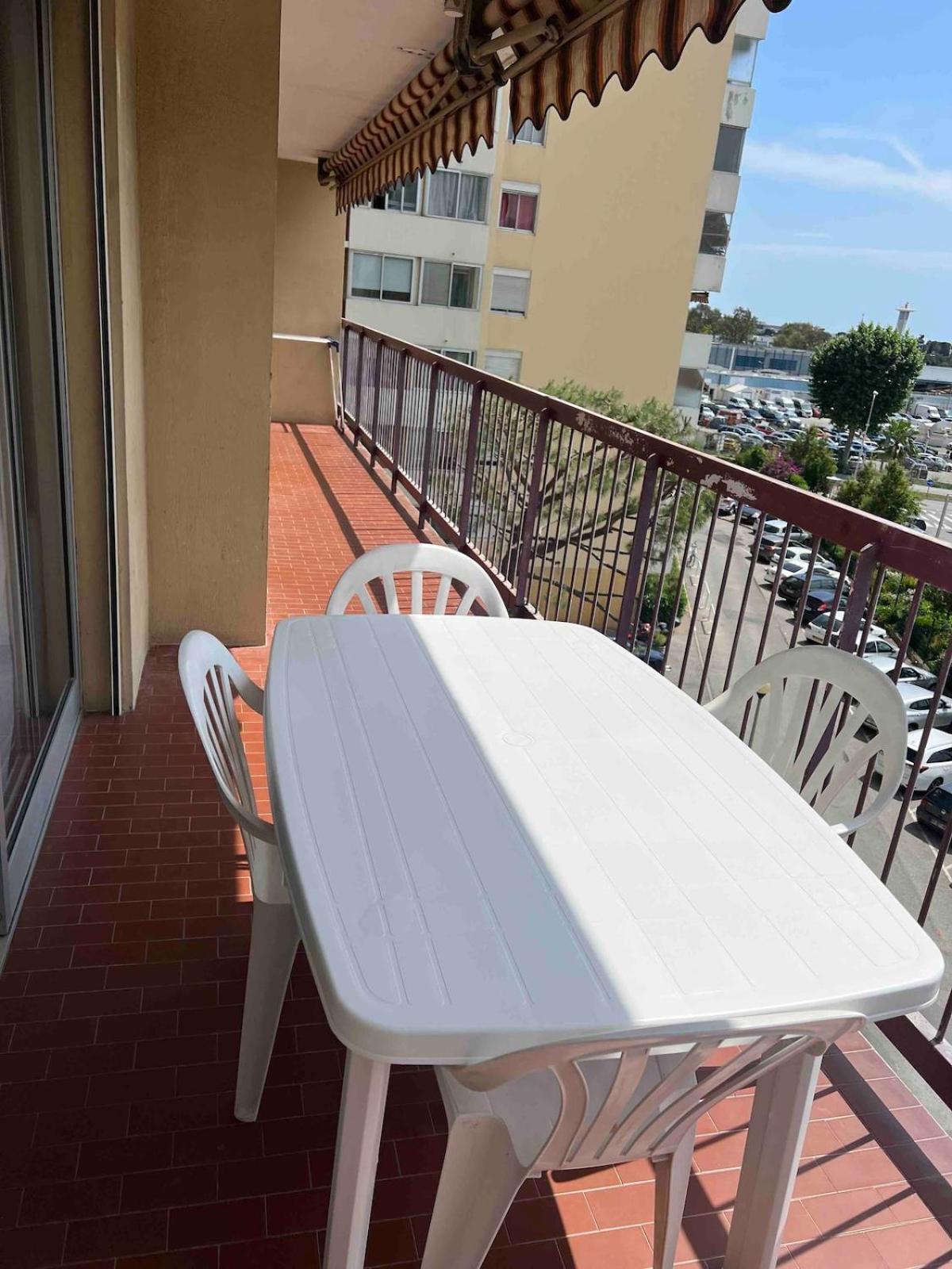 Pour 6 Personnes Proche De L'aeroport Apartment Nice