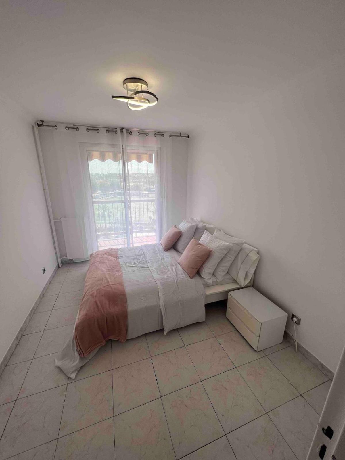 Pour 6 Personnes Proche De L'aeroport Apartment *